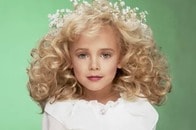 ジョンベネの殺害・児童5人の失踪──多くが未解決、クリスマスに起こった5件の悲劇的事件