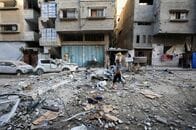 イスラエル軍がガザのアパート攻撃、家族5人含む9人死亡