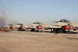 英、サウジ防空支援へ戦闘機派遣　フーシ派攻勢に対応