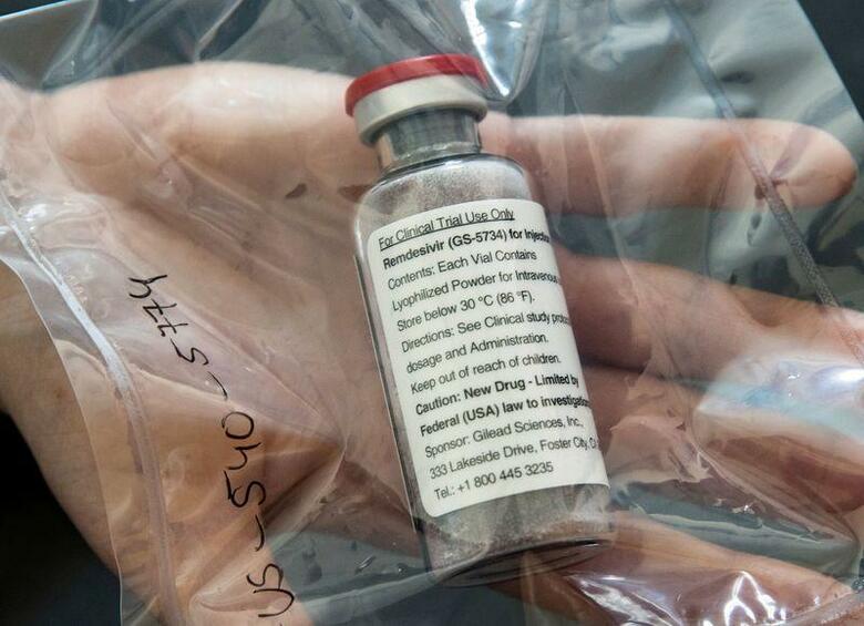 厚生労働省は７日、新型コロナウイルス感染症の治療薬として、抗ウイルス薬「レムデシビル」を特例承認した。写真はレムデシビルのアンプル。独ハンブルクの病院で４月代表撮影（２０２０年　ロイター）