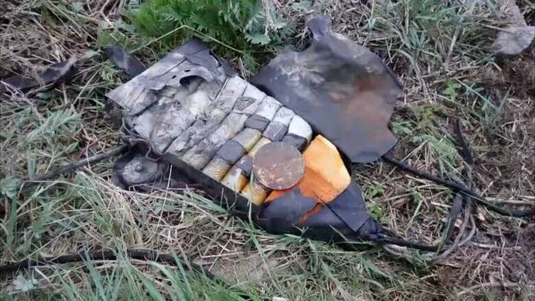 ロシア・ウスチルガ港で、リベリア船籍タンカー「アレニウス号」から発見されたとされる磁気機雷。２５日撮影の提供写真。Russian State Media/Handout via REUTERS