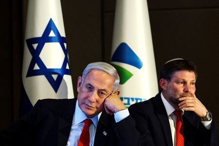 ５月１６日、イスラエルのスモトリッチ財務相（写真）は、トルコとの自由貿易協定（ＦＴＡ）を廃止するとともに、協定対象外の輸入品に１００％の関税を課すと発表した。写真はエルサレムで２０２３年７月撮影（２０２４年　ロイター／Ronen Zvulun）