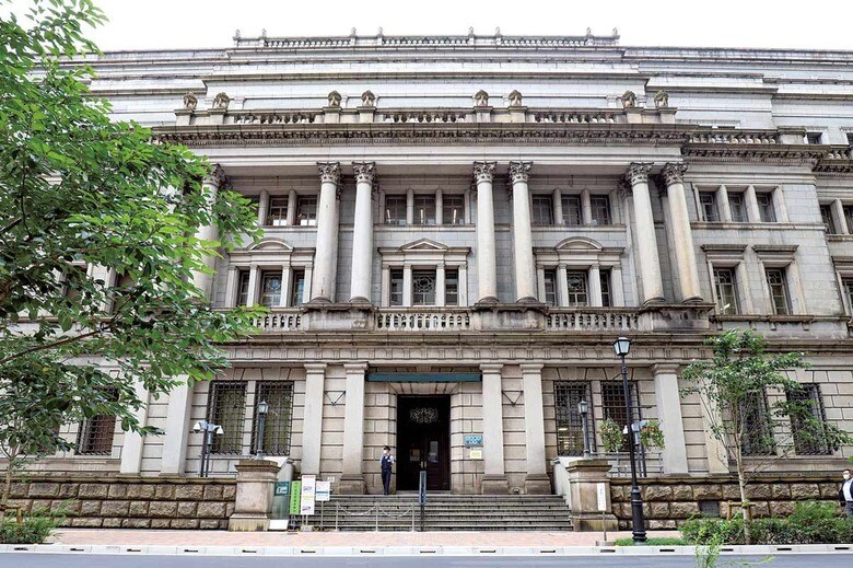 新総裁の決断は日本経済の進む方向を大きく左右する（東京・日銀本店）　YOSHIO TSUNODA/AFLO