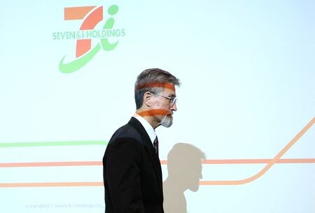 　５月２９日、セブン＆アイ・ホールディングスが２７日の株主総会で承認した取締役選任案で、スティーブン・ヘイズ・デイカス氏（写真）の賛成比率が９４．４９％だったことが関東財務局に提出された報告書で明らかになった。都内で３月撮影（２０２５年　ロイター／Issei Kato）