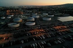 米週間原油在庫が1740万バレル増、2023年1月以来の大きさ