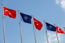 ロシア、ＮＡＴＯサミット注視　「対決的」発言相次ぐ＝大統領報道官