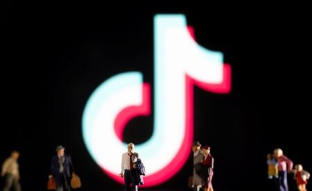 　５月２日、音楽大手の米ユニバーサル・ミュージック・グループ（ＵＭＧ）と動画共有アプリ「ＴｉｋＴｏｋ（ティックトック）」は、新たなライセンス契約で合意したと発表した。２０２２年撮影（２０２４年　ロイター/Dado Ruvic）