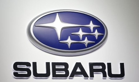 　８月３日、ＳＵＢＡＲＵ（スバル）が発表した２０１７年４―６月期連結決算では、営業利益が前年同期比１７．５％増の１１９３億円だった。写真は同社のロゴ。ニューヨークで４月撮影（２０１７年　ロイター／Andrew Kelly）