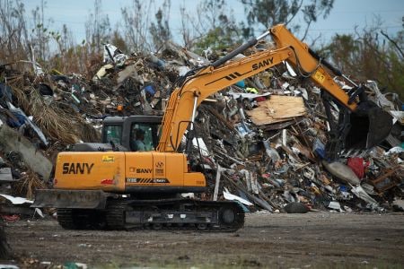 　１０月１８日、米商務省が発表した９月の住宅着工件数は戸数ベースで１年ぶりの低水準となった。ハリケーンにより南部の一戸建て住宅の建設が減った。写真はハリケーン「イルマ」の被害跡。フロリダ州で９月撮影（２０１７年　ロイター/Carlo Allegri）