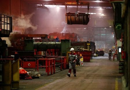 　２月２０日、ドイツ連邦統計庁が発表した１月の生産者物価指数（ＰＰＩ）は、前月比０．８％上昇、前年同月比では０．２％上昇した。写真はドイツのデュイスブルクで１月撮影（２０２０年　ロイター／Wolfgang Rattay）