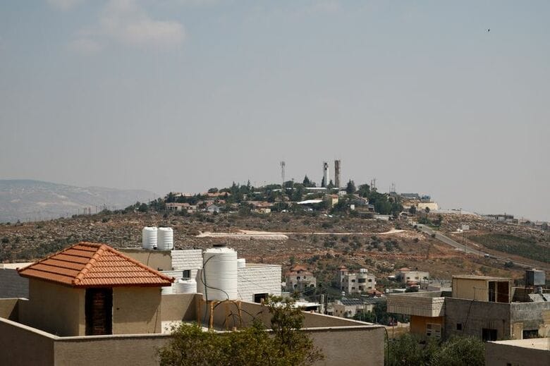 イスラエルが占領するヨルダ​ン川西岸の村クスラ近郊。１５日撮影。REUTERS/Mohammed Torokman