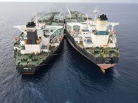 インドネシア海上保安機構、イラン船籍のタンカー拿捕　位置情報を偽り約426億円の原油を違法に積み替え