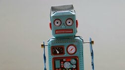 人間そっくりのロボットがニューヨークの街を歩く…市民から「怖い」の声も上がった驚きの映像