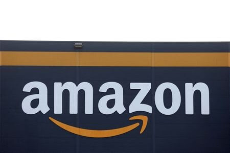 　６月２６日、米アマゾン・ドット・コムが通販サイト上で、中国の倉庫から海外の消費者に直接配送する安価な商品を扱うセクションの開設を計画していることが分かった。写真はアマゾンのロゴ。２０２２年１１月、パリ近郊で撮影（２０２４年　ロイター/Benoit Tessier）