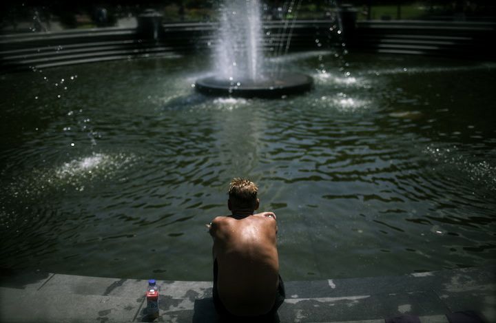 気温が上昇すると、自殺率が増加し、抑うつ傾向が強まる Mike Segar-REUTERS