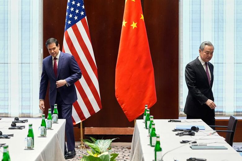 ルビオ米国務長官と中国の王毅外相。ドイツ・ミュンヘンで２月撮影。Alex Brandon/Pool via REUTERS