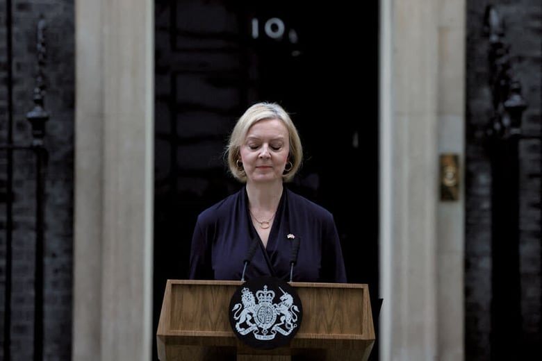 就任から45日の退任表明で英史上最短の政権となった　HENRY NICHOLLSーREUTERS