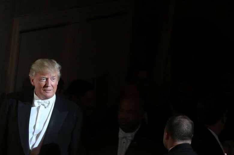 １０月２０日、米大統領選の共和党候補ドナルド・トランプ氏は、近年の大統領選で最も選挙資金が少ない候補となる可能性がある。ニューヨークで開かれたアル・スミス元州知事記念基金の夕食会で撮影（２０１６年　ロイター／Carlos Barria）