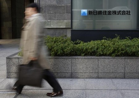 　８月１２日、新日鉄住金の栄敏治副社長が、ロイターのインタビューに応じた。写真は都内の同社前で２０１４年２月撮影（２０１６年　ロイター／Yuya Shino）