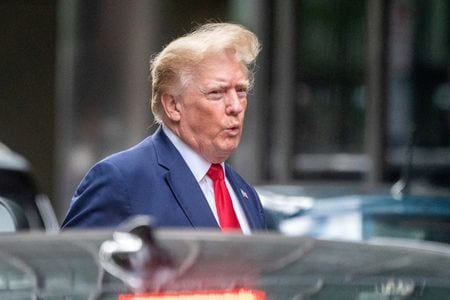 米下院歳入委員会は３０日、トランプ前大統領（７６）の６年分の納税申告書を公開した。８月撮影。（２０２２年　ロイター/David \'Dee\' Delgado//File Photo/File Photo）
