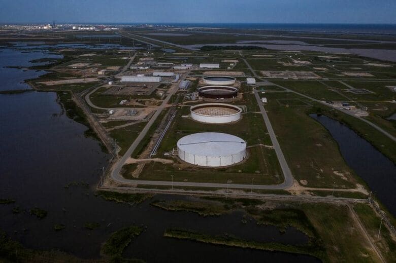 米テキサス州のブライアン・マウンド戦略石油備蓄施設。2020年4月27日撮影　 REUTERS/Adrees Latif