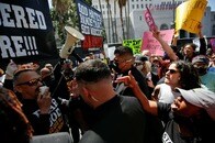 アメリカが直面する内戦の危機と中絶問題──武装化したQAnonやプラウドボーイズ