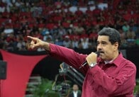 ベネズエラ、警察ヘリが最高裁と内務省を攻撃　大統領退陣求める