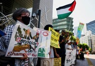 日本は戦争で荒廃したイランの後に続くのか