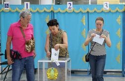 カザフスタン、新憲法に伴う議会選で親大統領新党圧勝＝出口調査