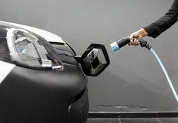 欧州のＥＶ販売増、燃料価格高騰が後押し　持続性には疑問の声も