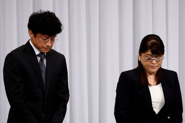 東山紀之（左）と藤島ジュリー景子　REUTERS/Kim Kyung-Hoon/File Photo