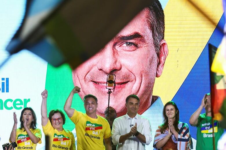 ブラジルの大統領候補で右派のフラビオ・ボルソナロ上院議員。9月2日、ポルトアレグレで撮影。 REUTERS/Diego Vara