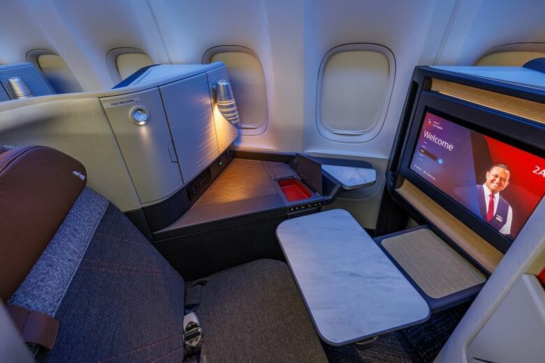 アメリカン航空の長距離路線向けフラッグシップ・スイート。撮影日不明。同社提供写真。 REUTERS