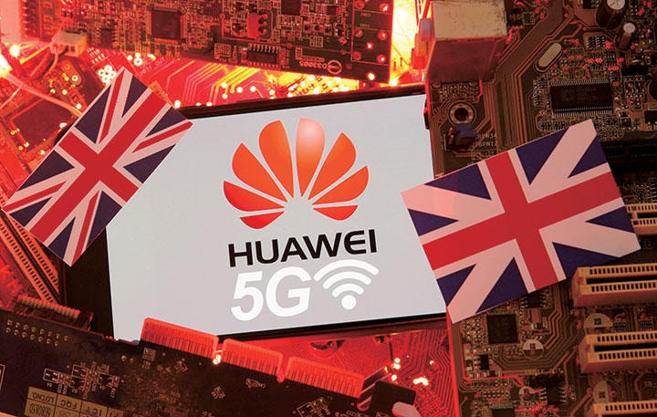 イギリスは制限付きでファーウェイ導入を認める　PHOTO ILLUSTRATION BY DADO RUVIC-REUTERS