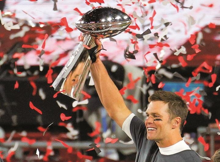 どの「チーム」よりも多くのスーパーボウル優勝を成し遂げたブレイディ BRIAN SNYDERーREUTERS