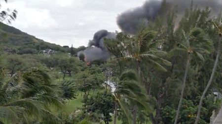 　１月１９日、米ハワイ州ホノルル市内のワイキキビーチに近い住宅街で、警察官２人が銃撃され死亡した。写真はソーシャルメディアの動画より抜粋（２０２０年　ロイター/@HelloHiMattHere）
