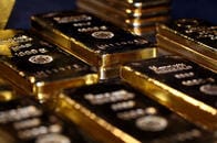 金価格2000ドルの大台に迫る、不安からの逃避いつまで