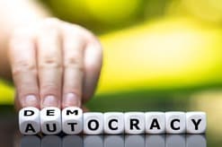 独裁体制はなぜ「強い」のか？ ...権威主義体制は実は「民主主義的手続き」を大事にしていた