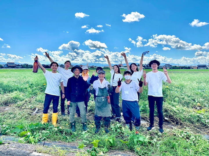 原料を育てる農家と「TRUTH」メンバー