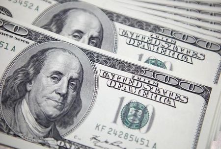 米連邦準備理事会（ＦＲＢ）の金融調節を担うニューヨーク連邦準備銀行が５日実施した公開市場操作で、翌日物リバースレポの吸収額が３１６２億４６００万ドルにとどまり、２０２１年５月以来、３年３カ月ぶりの低水準となった。写真は２０１１年９月、ソウルで撮影（２０２４年　ロイター／Lee Jae-Won）