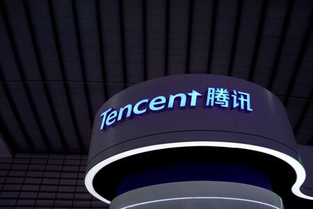 中国でモバイル決済アプリを運営するテンセント・ホールディングスとアント・グループは、中国本土を訪れる外国人旅行者が海外のクレジットカードを利用して両社のサービスを利用できる体制を整えると発表した。世界インターネットカンファレンスで２０１９年撮影。（２０２３年　ロイター/Aly Song/File Photo）