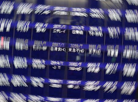 ６月１０日　東京株式市場で日経平均は急反落。２０２０年１０月、東京証券取引所で撮影（２０２２年　ロイター／Issei Kato）