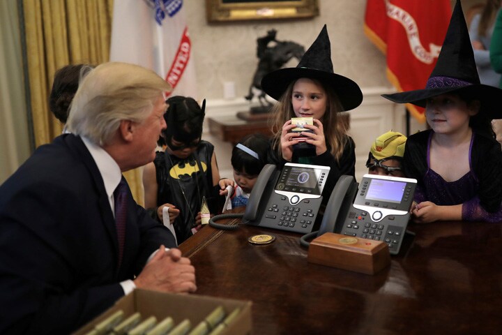 ハロウィーンに合わせてメディアとホワイトハウスで働くスタッフの子供が招待される　Carlos Barria-REUTERS