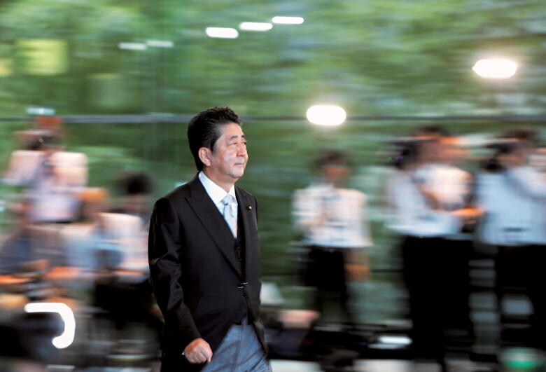 内奏と閣僚認証式で皇居を訪れる安倍首相（2018年10月2日）　ISSEI KATO-REUTERS