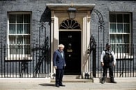 追い込まれる英首相ジョンソン、続投表明するも閣外相ら新たに8人辞任