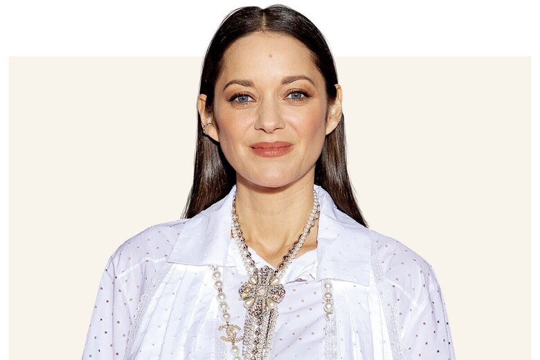 テレビドラマという慣れない現場で共演者の助言に救われたと語るコティヤール　MARC PIASECKIｰWIREIMAGE/GETTY IMAGES