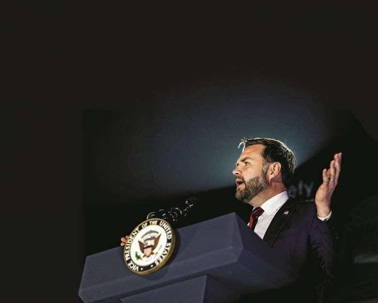 ミシシッピ大学で演説するバンス副大統領（2025年10月29日）　BRAD VEST／GETTY IMAGES