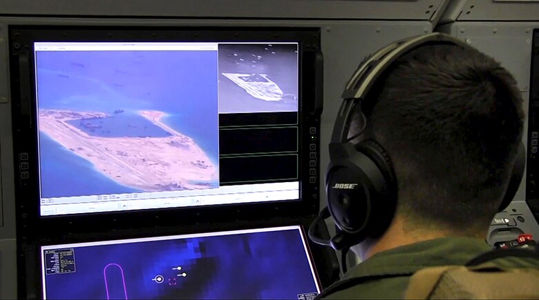 オバマ政権は今後も哨戒活動を継続すると表明　U.S. Navy-REUTERS