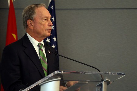 　１１月２０日、２０２０年米大統領選挙への出馬を検討するマイケル・ブルームバーグ前ニューヨーク市長（写真）が、テキサス州の民主党予備選への候補者名簿に登録したことが分かった。２０１７年６月１４日にニューヨークで撮影（２０１９年　ロイター/Bria Webb/File Photo）