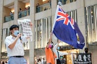 若者は資格なし？　英国民になれる香港人の条件とは